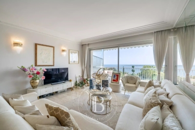 Apartment for sale in CANNES Vallergues - 2 rooms - 84 m&sup2; 
