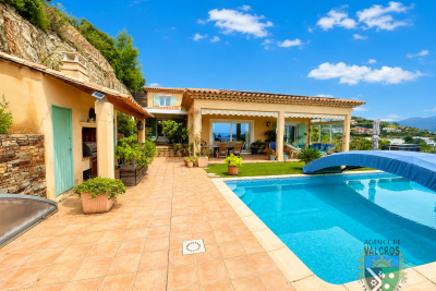 Maison &agrave; vendre &agrave; LA LONDE-LES-MAURES Flayosc - 7 pi&egrave;ces - 210 m&sup2; 