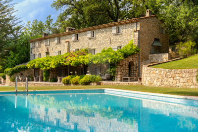 Maison &agrave; vendre &agrave; CHATEAUNEUF-GRASSE Saint-Jacques Sud - 14 pi&egrave;ces - 410 m&sup2; 