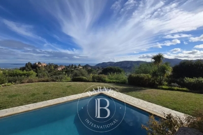 Maison &agrave; vendre &agrave; MANDELIEU-LA-NAPOULE  - 8 pi&egrave;ces - 252 m&sup2; 