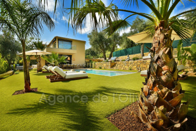 Maison &agrave; vendre &agrave; OPIO Coursegoules - 6 pi&egrave;ces - 350 m&sup2; 