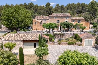 Maison &agrave; vendre &agrave; ST-SATURNIN-LÈS-APT Sud - 10 pi&egrave;ces - 490 m&sup2; 