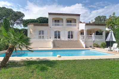 Maison &agrave; vendre &agrave; ST-RAPHAËL  - 6 pi&egrave;ces - 160 m&sup2; 