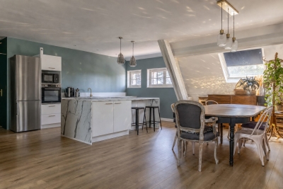Maison &agrave; vendre &agrave; ARTIGUES-PRES-BORDEAUX  - 8 pi&egrave;ces - 238 m&sup2; 