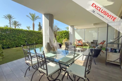 Apartment for sale in GOLFE JUAN Théoule-sur-Mer - 2 rooms - 57 m&sup2; 