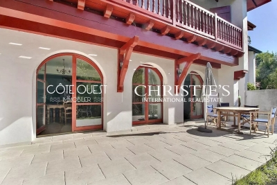 Maison &agrave; vendre &agrave; ST-JEAN-DE-LUZ  - 5 pi&egrave;ces - 190 m&sup2; 