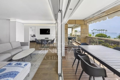 Apartment for sale in CANNES Théoule-sur-Mer - 4 rooms - 102 m&sup2; 