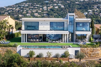 Villa à Les Issambres &agrave; louer à partir de 13 750 € / semaine, Photo 1