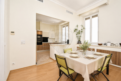 Apartment for sale in NICE Théoule-sur-Mer - 5 rooms - 149 m&sup2; 