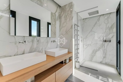 Villa à Les Issambres &agrave; louer à partir de 13 750 € / semaine, Photo 13
