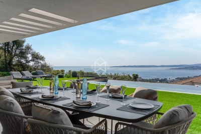 Villa à Les Issambres &agrave; louer à partir de 13 750 € / semaine, Photo 2