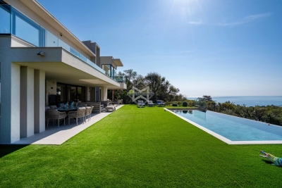 Villa à Les Issambres &agrave; louer à partir de 13 750 € / semaine, Photo 4