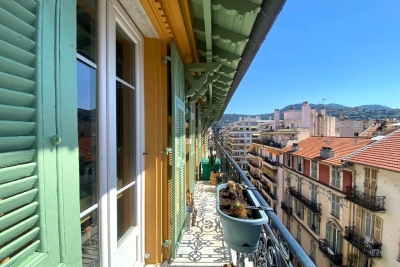 Apartment for sale in NICE Saint-Antoine Ginestiere - 3 rooms - 59 m&sup2; 
