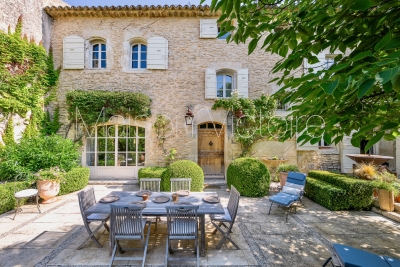 Maison &agrave; vendre &agrave; CABRIÈRES D'AVIGNON Village - 9 pi&egrave;ces - 266 m&sup2; 