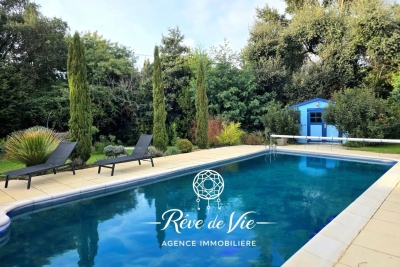 Maison &agrave; vendre &agrave; BORMES-LES-MIMOSAS Centre Ouest - 8 pi&egrave;ces - 140 m&sup2; 