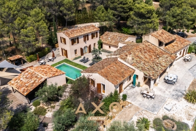 Maison &agrave; vendre &agrave; ST-MARC-JAUMEGARDE Le Tholonet - 17 pi&egrave;ces - 380 m&sup2; 