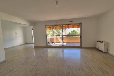 Appartement &agrave; louer &agrave; HYÈRES  - 4 pi&egrave;ces - 99 m&sup2; 