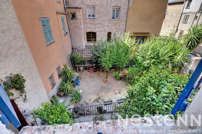 Bien &agrave; vendre &agrave; LORGUES Centre Ouest - 9 pi&egrave;ces - 403 m&sup2; 
