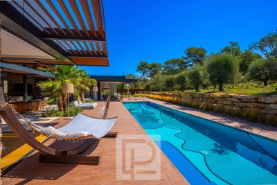 Maison &agrave; vendre &agrave; MOUGINS Cougoussoles - 11 pi&egrave;ces - 509 m&sup2; 