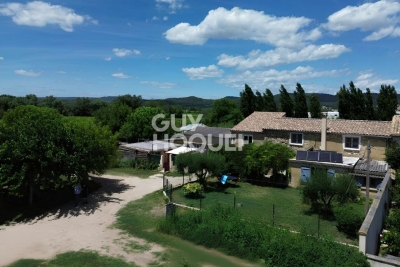 Maison &agrave; vendre &agrave; LAUDUN-L'ARDOISE Saint-Gervais - 5 pi&egrave;ces - 142 m&sup2; 