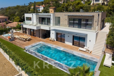 Maison &agrave; vendre &agrave; LES ISSAMBRES Carnoules - 7 pi&egrave;ces - 242 m&sup2; 
