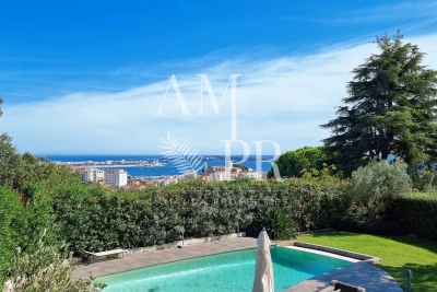 Maison &agrave; vendre &agrave; CANNES Coursegoules - 8 pi&egrave;ces - 270 m&sup2; 