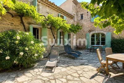 Maison &agrave; vendre &agrave; GRIGNAN  - 8 pi&egrave;ces - 202 m&sup2; 