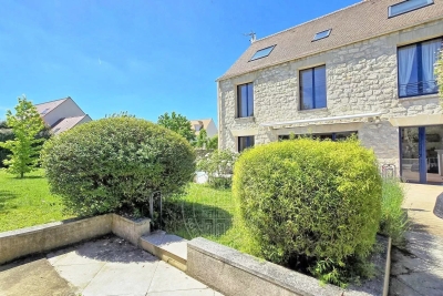 Maison &agrave; vendre &agrave; SENLIS  - 7 pi&egrave;ces - 222 m&sup2; 