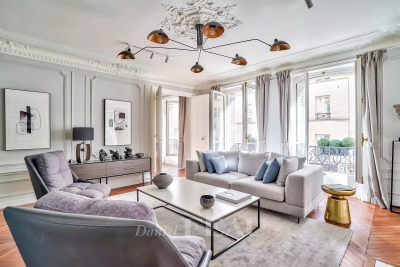 Appartement &agrave; louer &agrave; PARIS 9EME Val de Grace - 5 pi&egrave;ces - 117 m&sup2; 