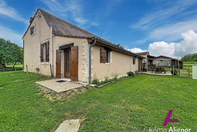 Maison &agrave; vendre villa bois sud sud est 