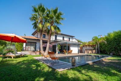 Maison &agrave; vendre &agrave; SIX-FOURS-LES-PLAGES  - 6 pi&egrave;ces - 177 m&sup2; 