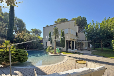 Maison &agrave; vendre &agrave; AIX-EN-PROVENCE Vernègues - 5 pi&egrave;ces - 185 m&sup2; 