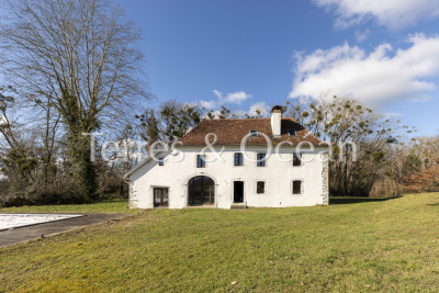 Maison &agrave; vendre &agrave; SALIES-DE-BEARN  - 8 pi&egrave;ces - 300 m&sup2; 