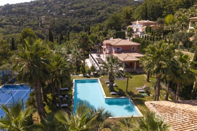 Maison &agrave; vendre &agrave; GRASSE  - 9 pi&egrave;ces - 440 m&sup2; 