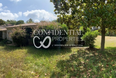 House for sale in MOUGINS Les Combes - 10 rooms - 437 m&sup2; 