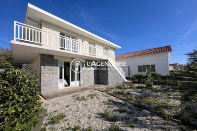 Maison &agrave; vendre &agrave; BIARRITZ  - 8 pi&egrave;ces - 260 m&sup2; 