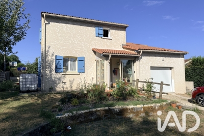Maison &agrave; vendre &agrave; JONZAC  - 8 pi&egrave;ces - 187 m&sup2; 