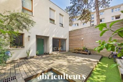 Maison &agrave; vendre &agrave; PARIS 20EME Rochechouart 1 - 5 pi&egrave;ces - 90 m&sup2; 