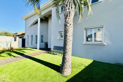 Maison &agrave; vendre &agrave; ST-JEAN-DE-VEDAS  - 6 pi&egrave;ces - 289 m&sup2; 