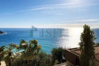 Appartement &agrave; vendre &agrave; ROQUEBRUNE-CAP-MARTIN  - 7 pi&egrave;ces - 300 m&sup2; 