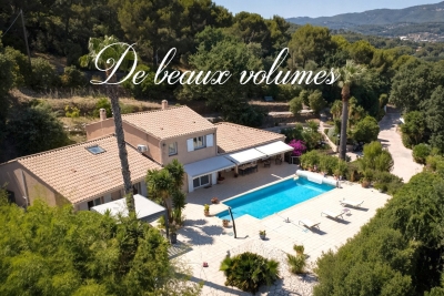 Maison &agrave; vendre &agrave; SIX-FOURS-LES-PLAGES Ecarts - 7 pi&egrave;ces - 222 m&sup2; 