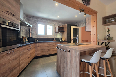 Maison &agrave; vendre &agrave; ROMANS-SUR-ISÈRE  - 5 pi&egrave;ces - 212 m&sup2; 