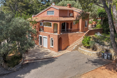 Maison &agrave; vendre &agrave; SANARY-SUR-MER Montauroux - 8 pi&egrave;ces - 190 m&sup2; 