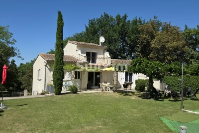 Maison &agrave; vendre &agrave; VALRÉAS  - 8 pi&egrave;ces - 173 m&sup2; 