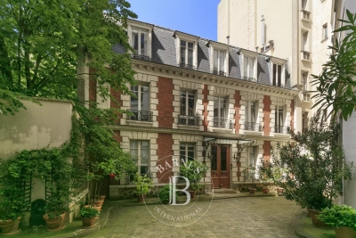 Maison &agrave; vendre &agrave; PARIS 11EME  - 10 pi&egrave;ces - 436 m&sup2; 