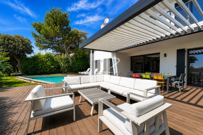 Maison &agrave; vendre &agrave; ST-RAPHAËL  - 6 pi&egrave;ces - 207 m&sup2; 