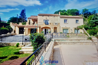 Maison &agrave; vendre &agrave; UZÈS  - 8 pi&egrave;ces - 250 m&sup2; 