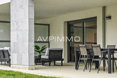 Appartement &agrave; vendre &agrave; ST-CYR-SUR-MER Est - 4 pi&egrave;ces - 74 m&sup2; 