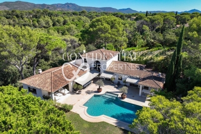 House for sale in ST-RAPHAËL  - 7 rooms - 250 m&sup2; 