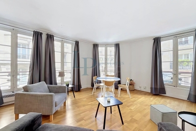 Appartement &agrave; louer &agrave; PARIS 8EME  - 2 pi&egrave;ces - 50 m&sup2; 